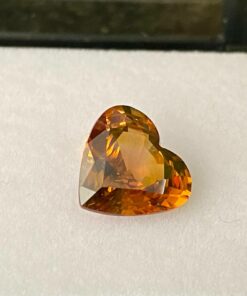 ត្បូងរតនគិរីទឹកស្អាតទម្ងន់10ការ៉ាត់